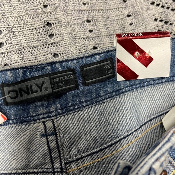 Only Women’s Light Wash Jeans New With Tags - Picture 7 of 7
